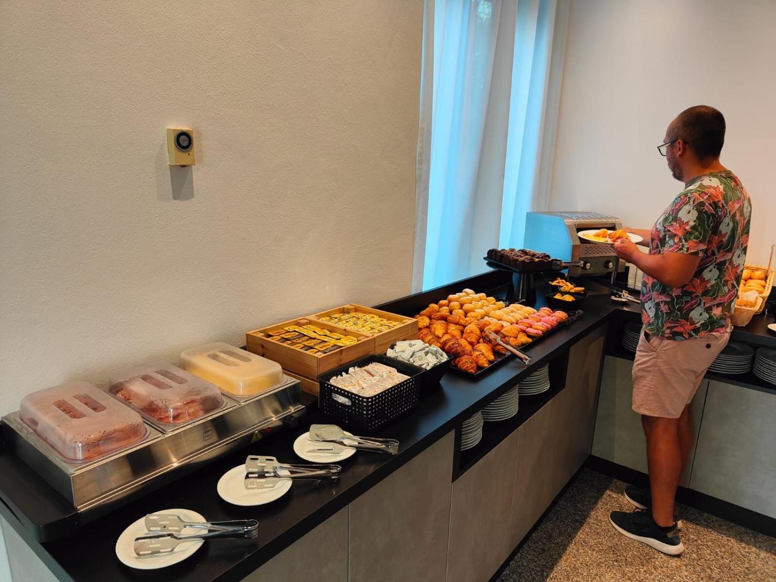 Dolcevita Park & Included